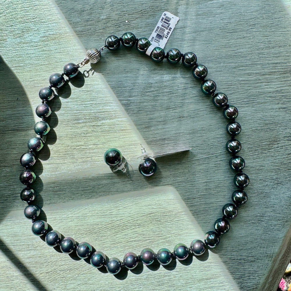 NWT Genuine Gray / Blue Shell Pearl Necklace & Earrings Set with Sterling Silver